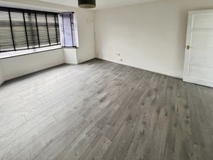 Lounge- click for photo gallery